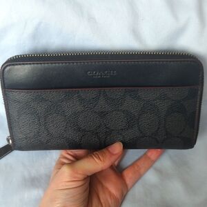 Coach Unisex Black/Oxblood Signature Canvas Accordion Wallet, UEC